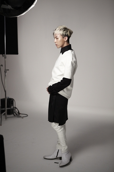 G-Dragon ได้รับเลือกให้เป็นพรีเซนเตอร์สำหรับแบรนด์เครื่องสำอางค์ ‘The Saem’ ต่อจากไอยู