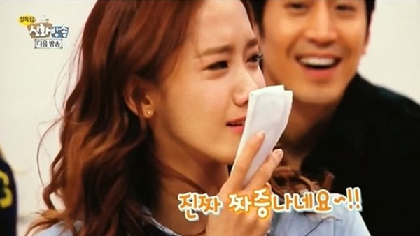 สมาชิกชินฮวาและโซนยอชิแดทำให้ยุนอาเสียน้ำตาในรายการ "Shinhwa Broadcast"