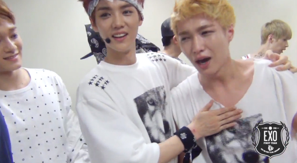 เผยวิดีโอของ EXO ขณะหลั่งน้ำตาหลังจากคว้าชัยชนะแรกในรายการ