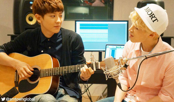 เฮนรี่ร่วมมือกับชานยอล EXO โชว์เพลง "1-4-3 (I Love You)" ในแบบฉบับ Acoustic Version