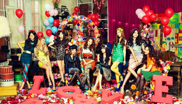 Girls' Generation เผยทีเซอร์พิเศษสำหรับการคัมแบ็คที่กำลังจะมาถึงในคอนเสิร์ต "SMTOWN WEEK"