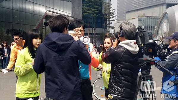 ว้าว!!2NE1, 2PM, ยุนจงชินและคนอื่นๆถูกพบขณะถ่ายทำรายการ Running Man!!
