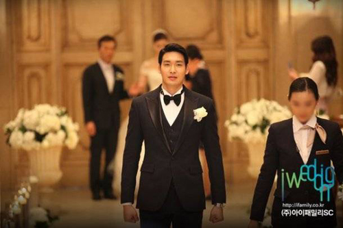 Jung Gyu Woon-Wedding-2